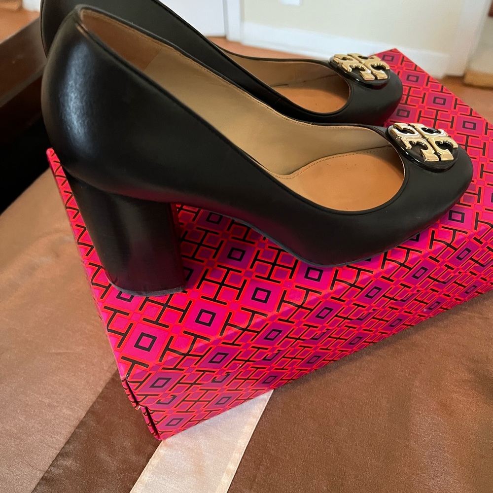 Tory Burch shoes - Picture 5 of 10